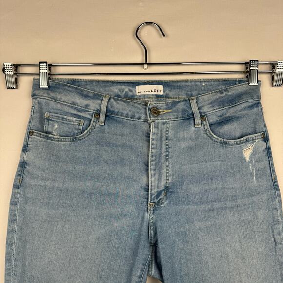 Loft Blue Light Wash Denim Distressed Curvy Skinny Cropped Jeans Women 12/31 - Picture 3 of 13